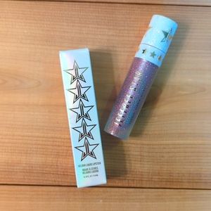 Jeffree Star liquid lip in Clout